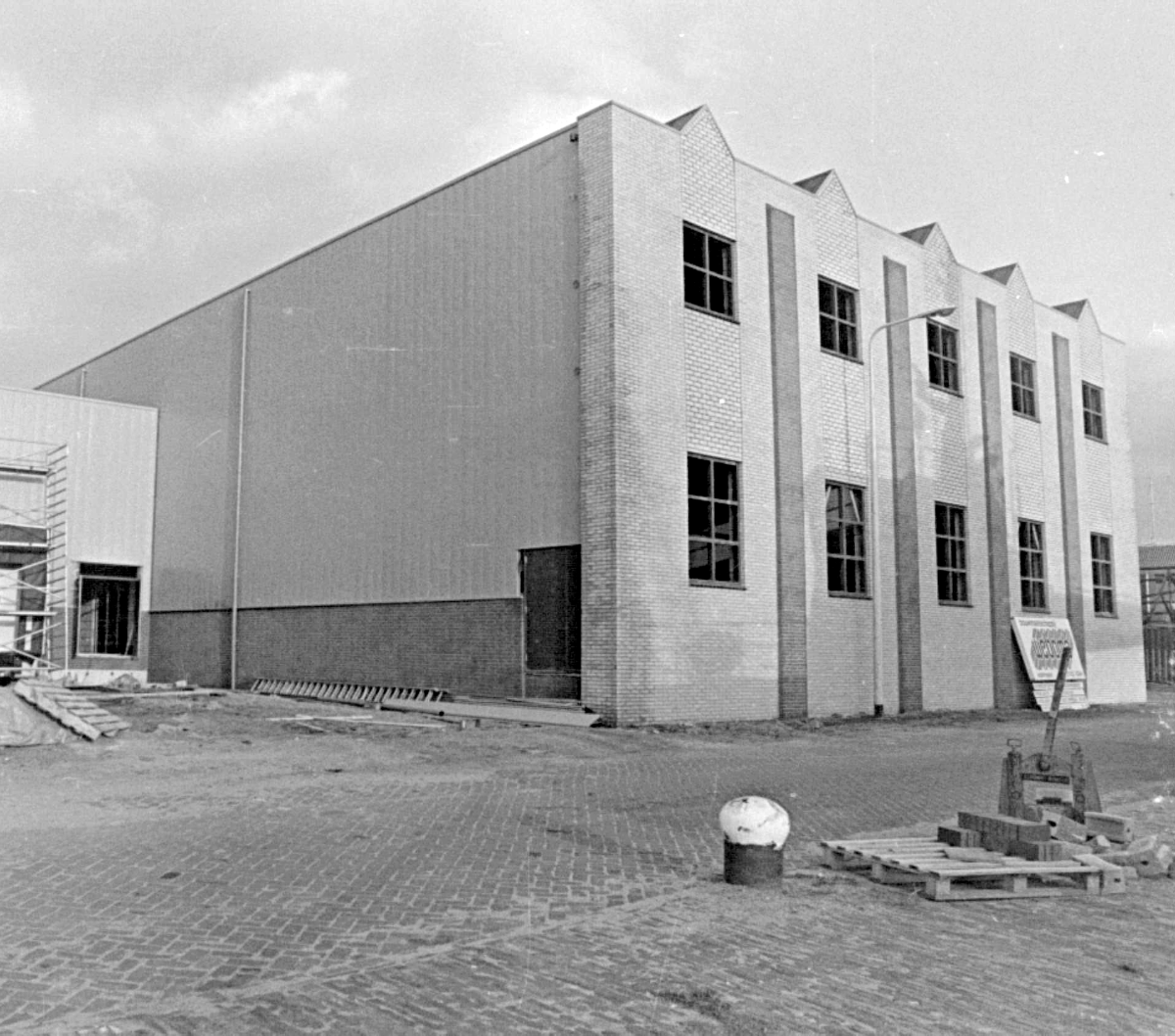 Het pand Govert van Wijnkade 44, gebouwd in 1988