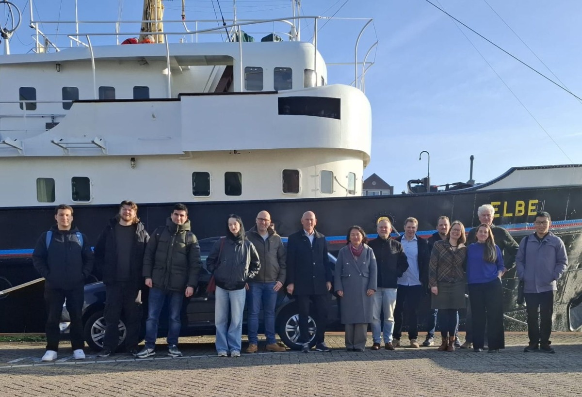 Studenten samen met bedrijven voor de Elbe